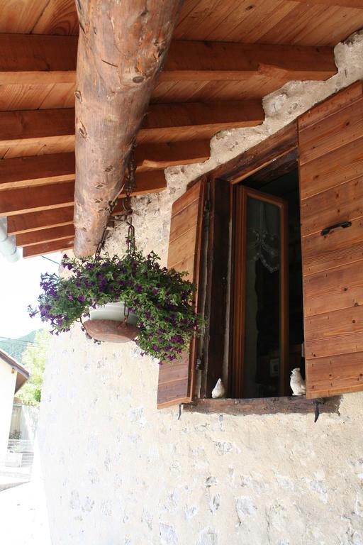Chambre D'Hotes La Romarine Barnave Zewnętrze zdjęcie