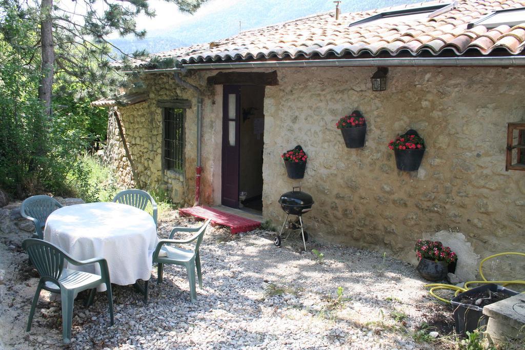 Chambre D'Hotes La Romarine Barnave Zewnętrze zdjęcie